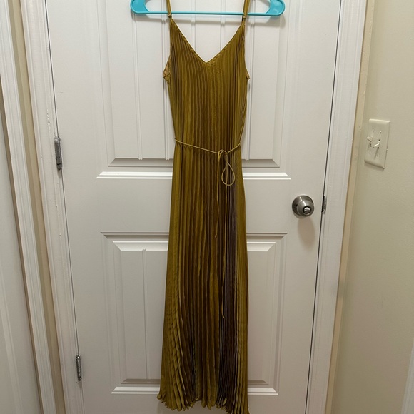Elegant Gold Pleated Midi Dress NWT - Picture 1 of 6